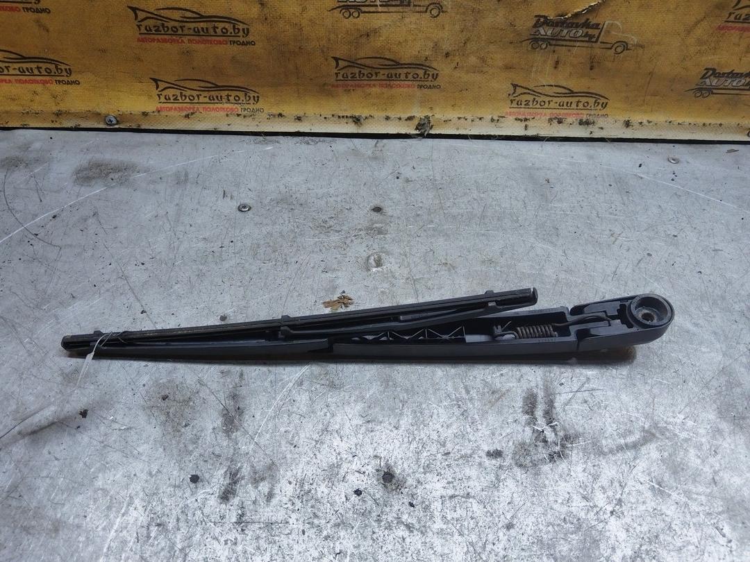 Щеткодержатель задний I9M0MQ Toyota Avensis купить в магазине запчастей бу