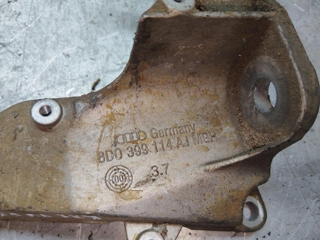 Кронштейн КПП CNKB5K Volkswagen Passat купить в магазине запчастей бу