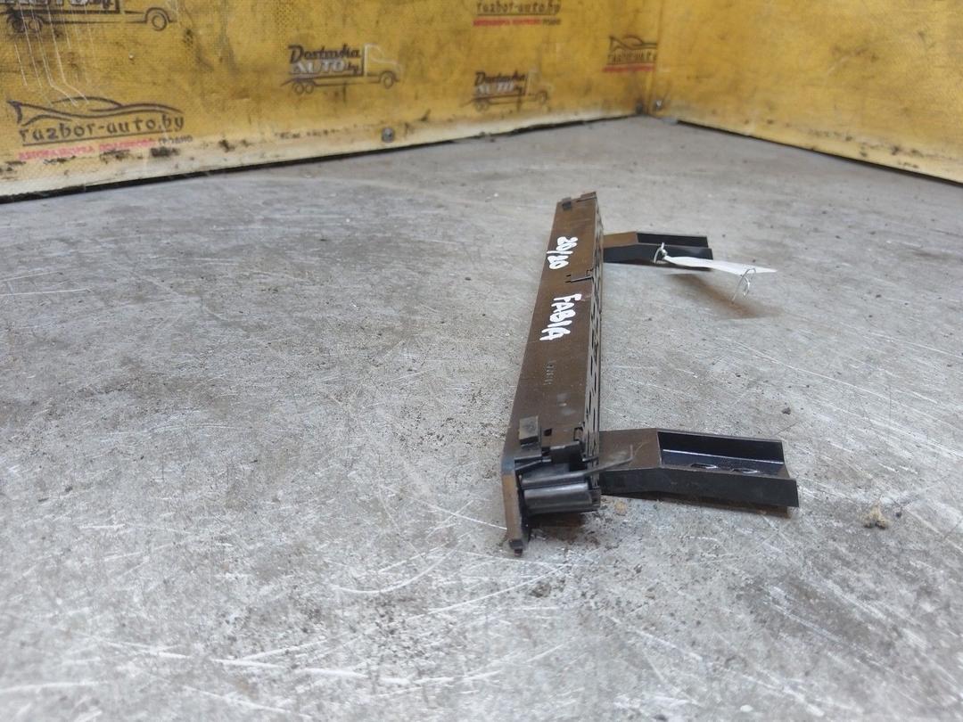 Стоп-сигнал B4OIWA Skoda Fabia купить в магазине запчастей бу