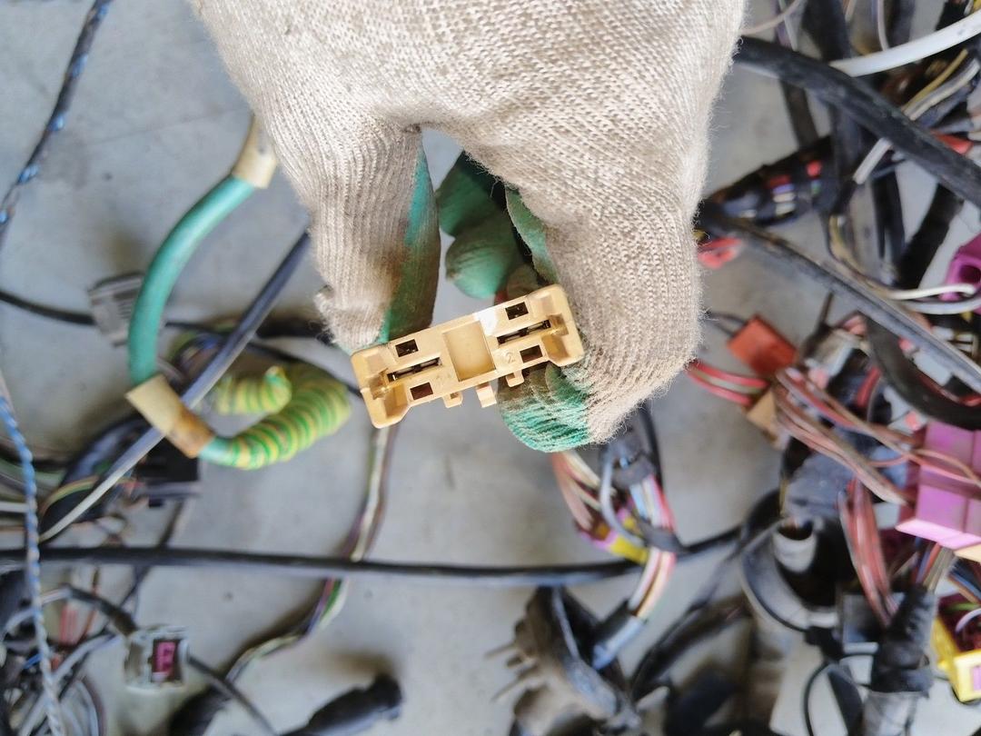 Проводка C2G3QW Audi A4 - Фото 28