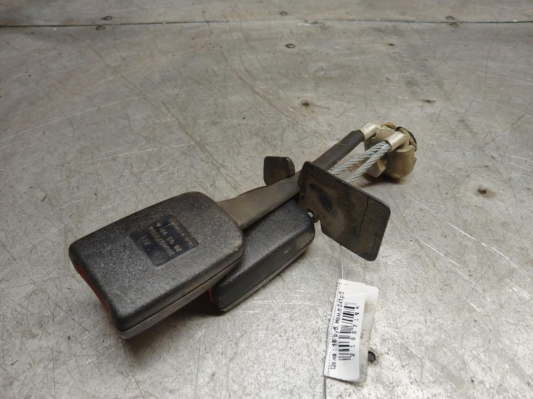 Замок ремня безопасности 74RWDN Volkswagen Passat