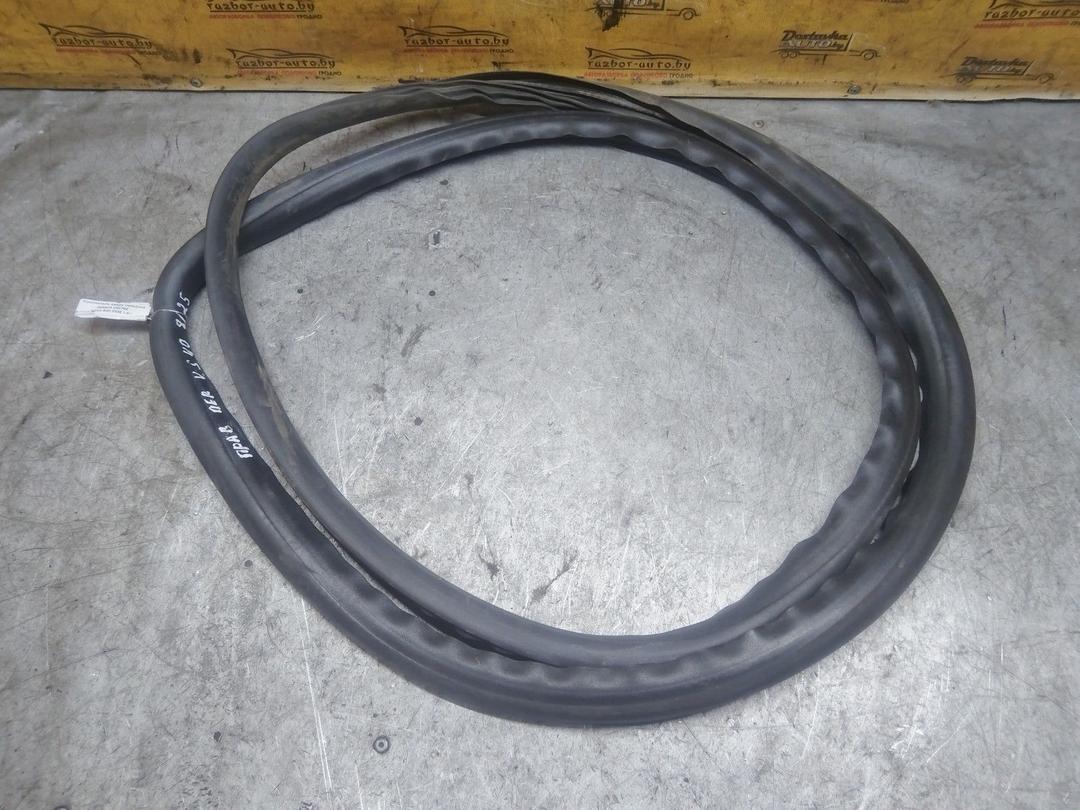 Уплотнитель двери передней правой OQI76E Volvo S40 купить в магазине запчастей бу