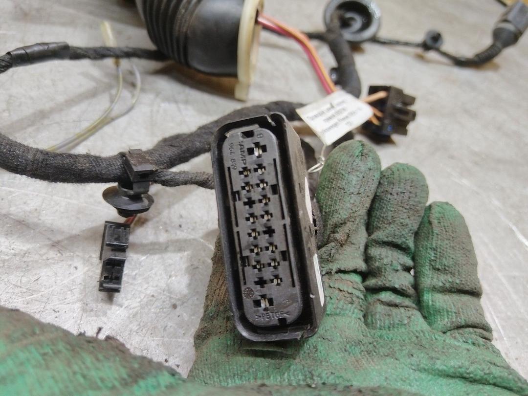 Проводка двери задней правой 52D7I6 Volkswagen Passat купить