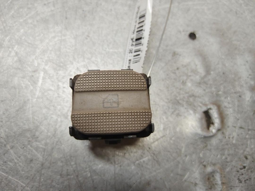 Кнопка стеклоподъемника заднего правого S5EWYU Volkswagen Passat