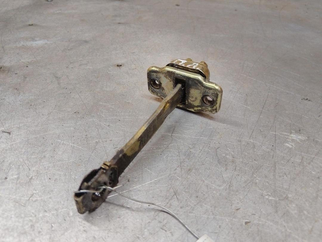 Ограничитель открывания двери передней 1NB4G0 Volkswagen Passat купить