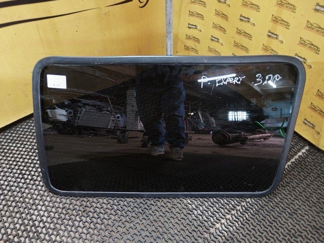 Стекло кузовное боковое правое 8X2AMS Peugeot Expert