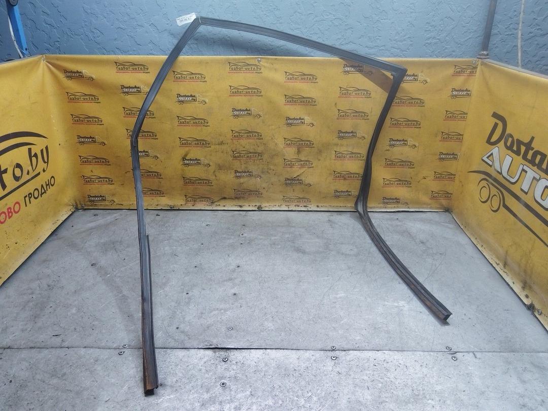 Уплотнитель двери передней правой JH20H3 Renault Espace