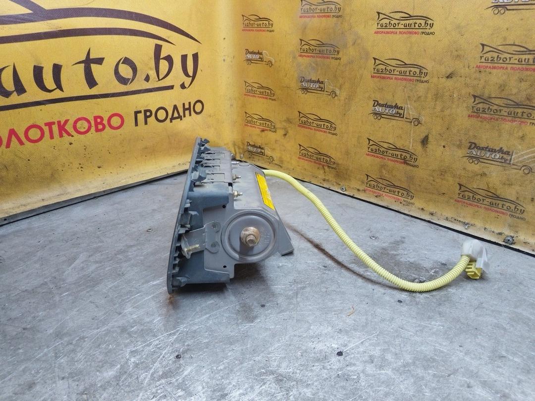 Подушка безопасности пассажира 89Z3W8 Toyota Yaris Verso купить