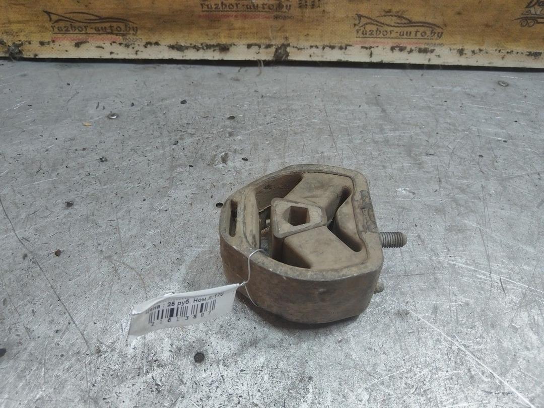 Подушка крепления КПП OO4I87 Volkswagen Passat - Фото 1