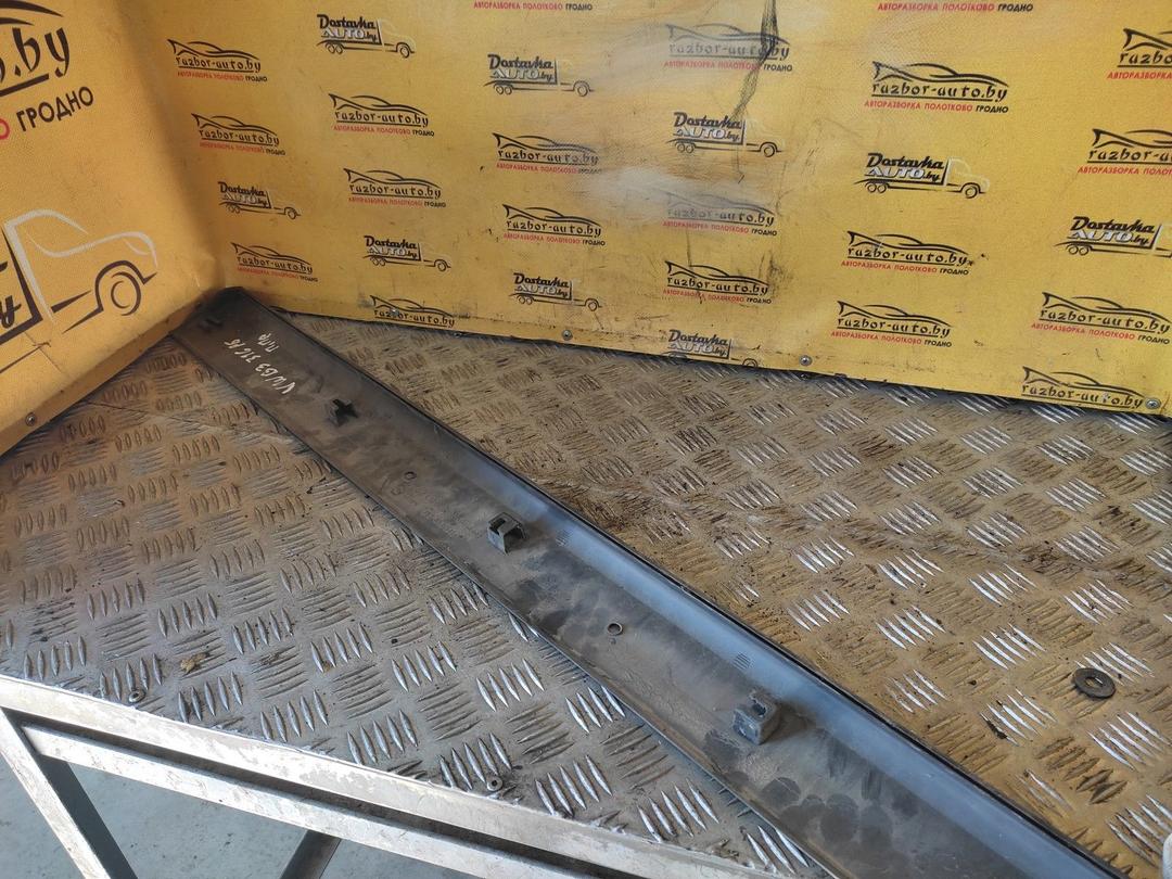 Молдинг двери передней правой ZQP0P2 Volkswagen Passat - Фото 4