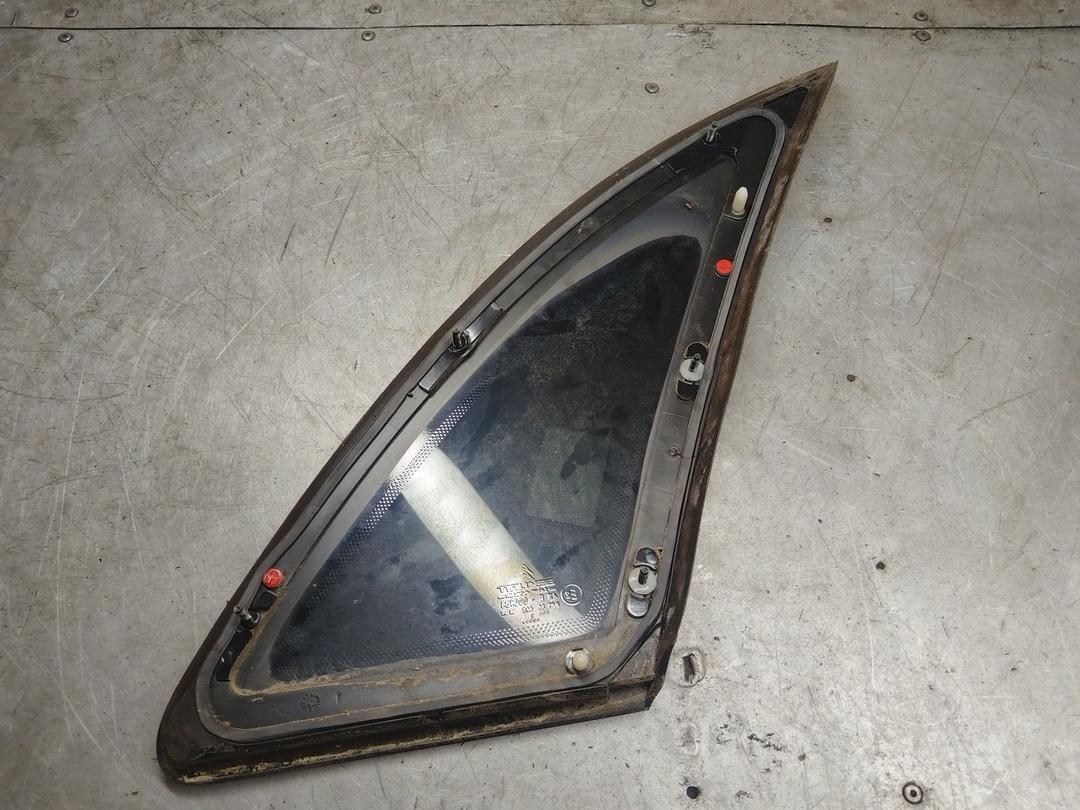 Стекло кузовное боковое левое X4T63Z Citroen C5 купить с доставкой