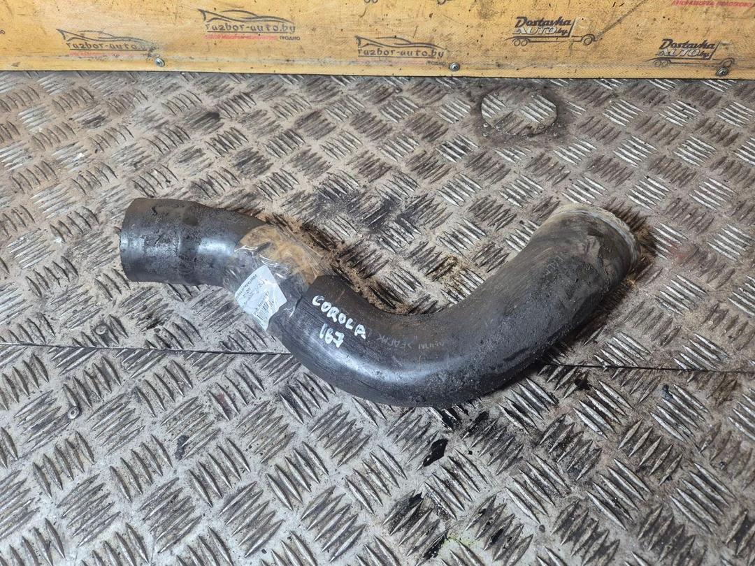 Патрубок интеркулера R11LQW Toyota Corolla