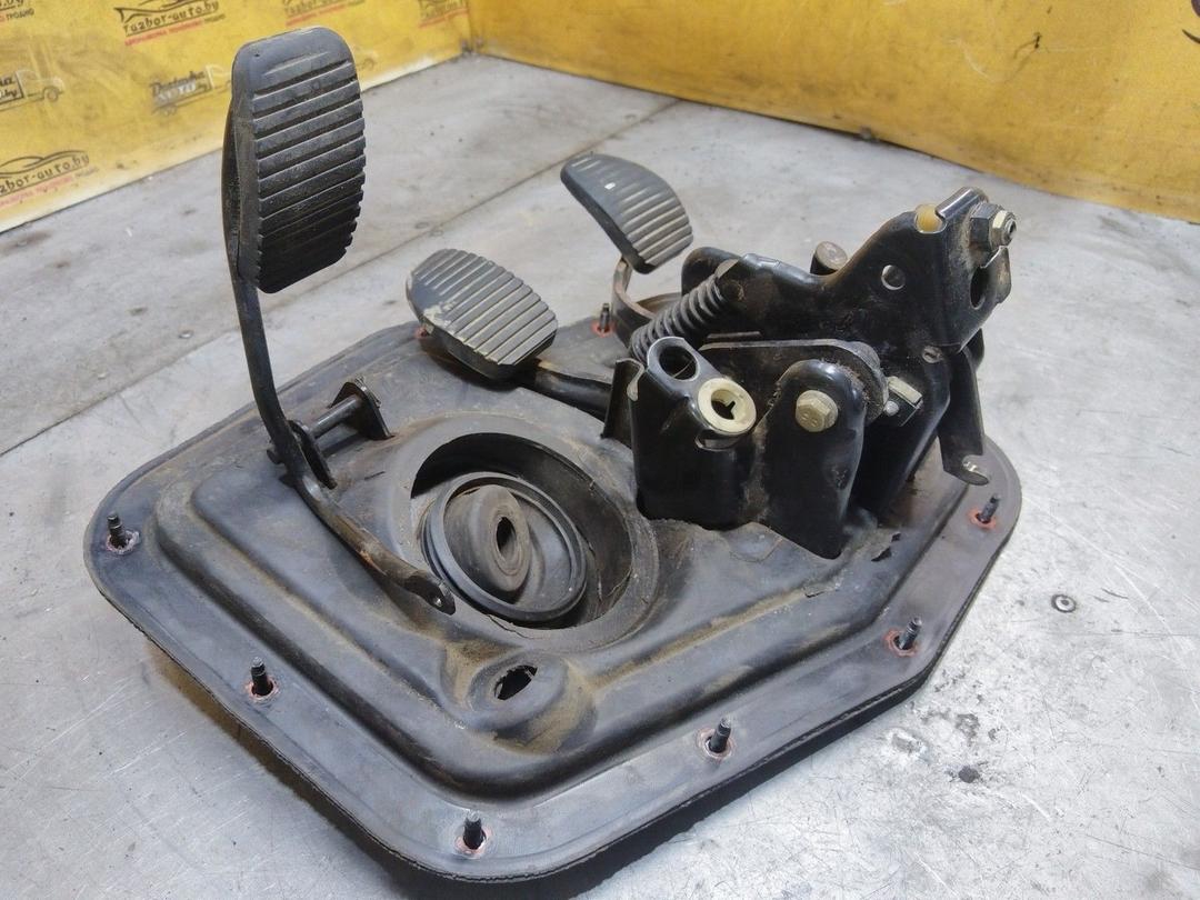 Узел педальный (блок педалей) D40DV5 Peugeot 806 купить