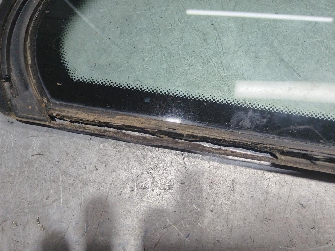 Стекло кузовное боковое правое ZU6PX8 BMW 5 E39 купить