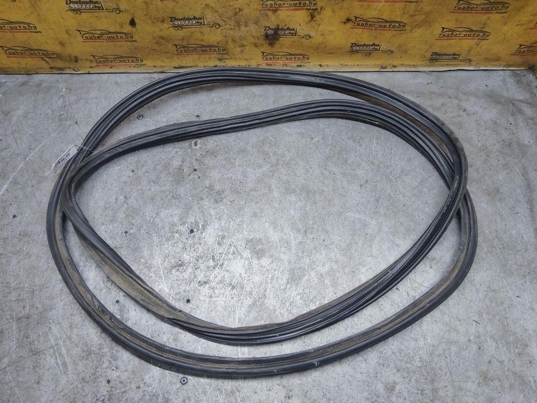 Уплотнитель багажника 3KWZ5T Toyota Corolla