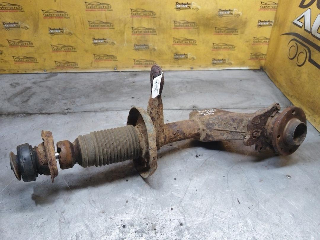 Кулак поворотный правый K7V86D Audi 80