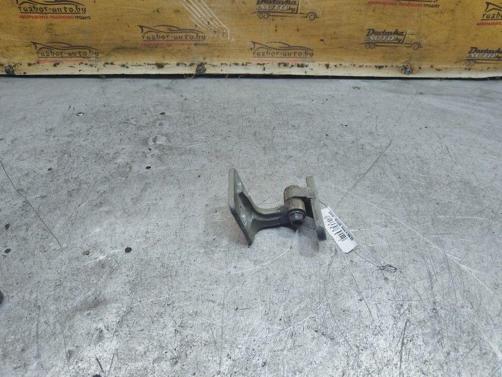 Петля двери передней левой 97B65B Mercedes A W168 - Фото 1