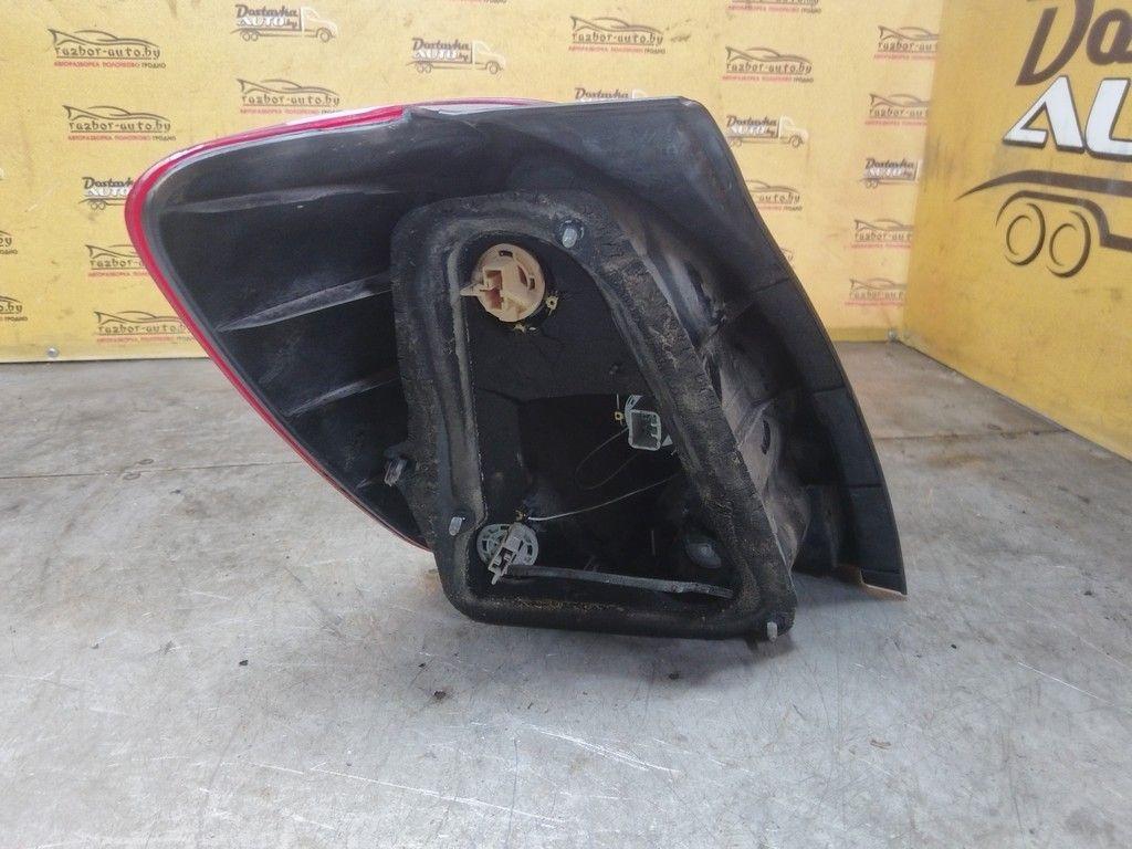 Фонарь задний правый Y5RGXH Toyota Corolla Verso купить на авторазборке