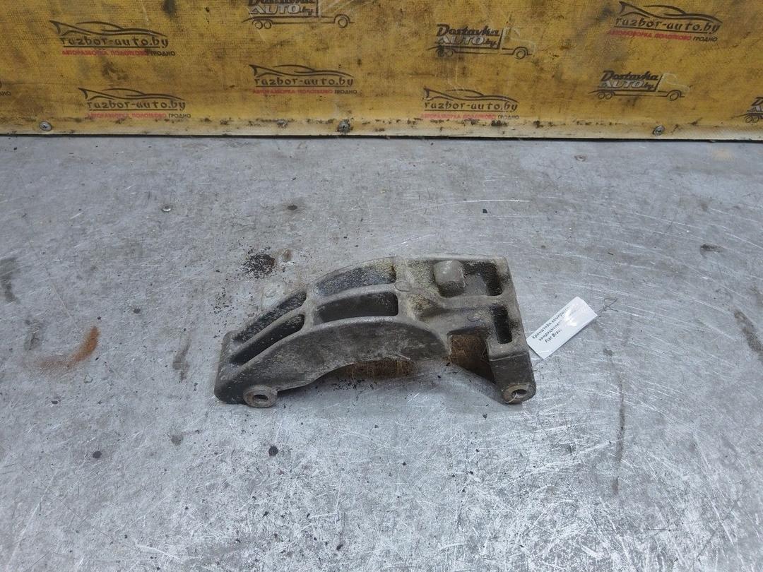 Кронштейн компрессора кондиционера 6R2ZED Fiat Bravo