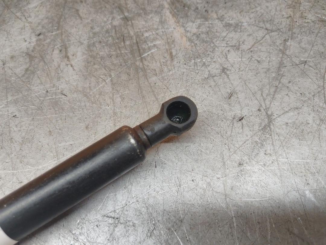 Амортизатор капота VOJ1W1 Peugeot 306 купить