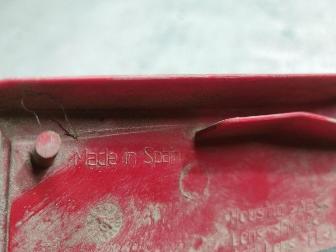 Фонарь крышки багажника правый YP596W Mazda 2 купить на авторазборке