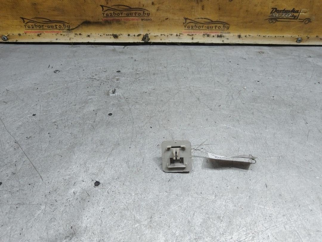 Крепление (крючок) солнцезащитного козырька Z80M10 Citroen C3 купить с доставкой