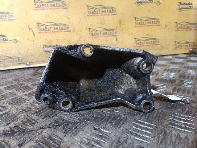 Кронштейн двигателя 5SHS4M Volkswagen Passat купить с доставкой