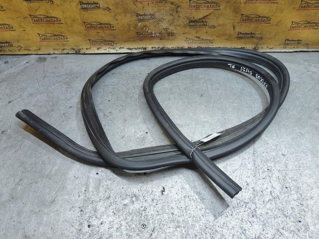 Уплотнитель двери передней левой WINT3L Ford Focus - Фото 1