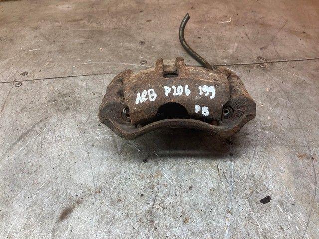 Суппорт передний левый L354F2 Peugeot 206