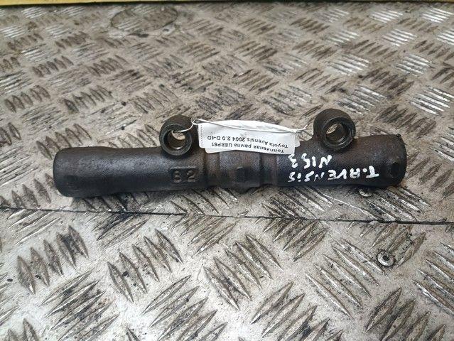 Топливная рампа UE8P61 Toyota Avensis купить в магазине запчастей бу