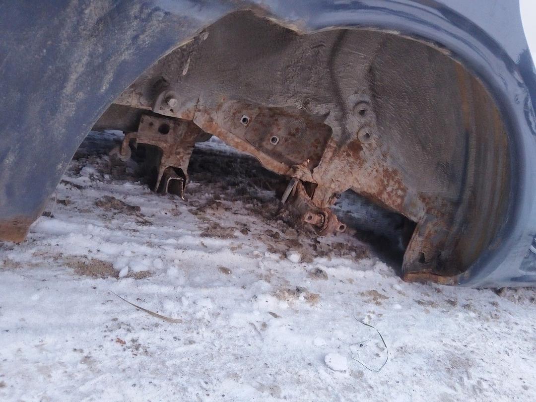 Крыло заднее правое XQ1V6O Mitsubishi Carisma купить на авторазборке