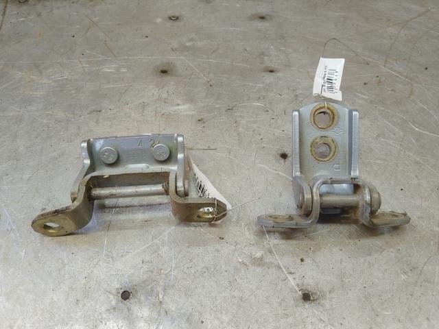 Петля двери задней правой HDUB9D Nissan Primera купить