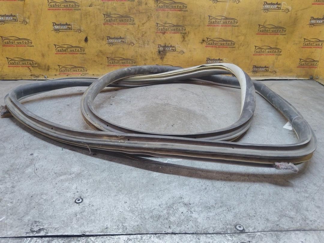 Уплотнитель двери задней правой JKHATW Skoda Fabia купить с доставкой