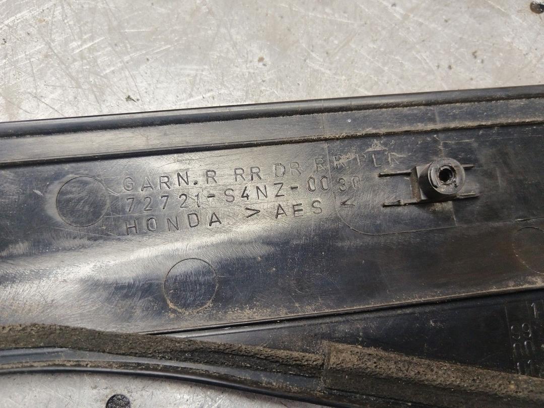 Накладка двери задней правой Y41MC7 Honda HR-V - Фото 3