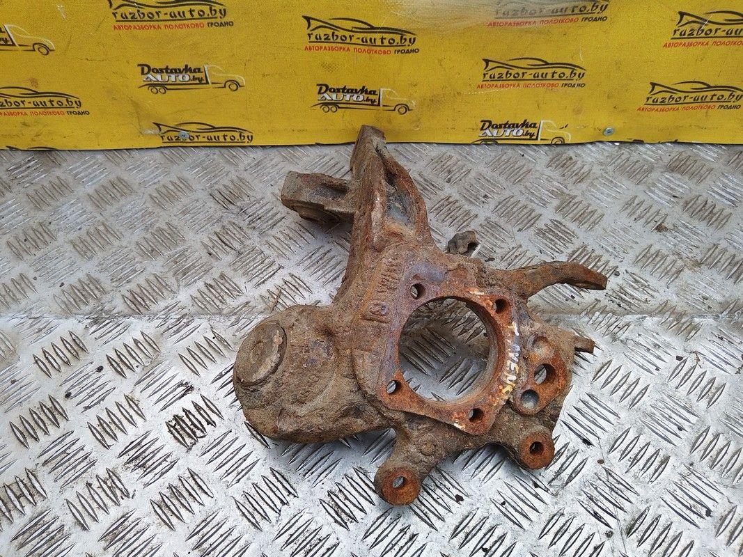 Кулак задний правый JQWG9E Toyota Avensis