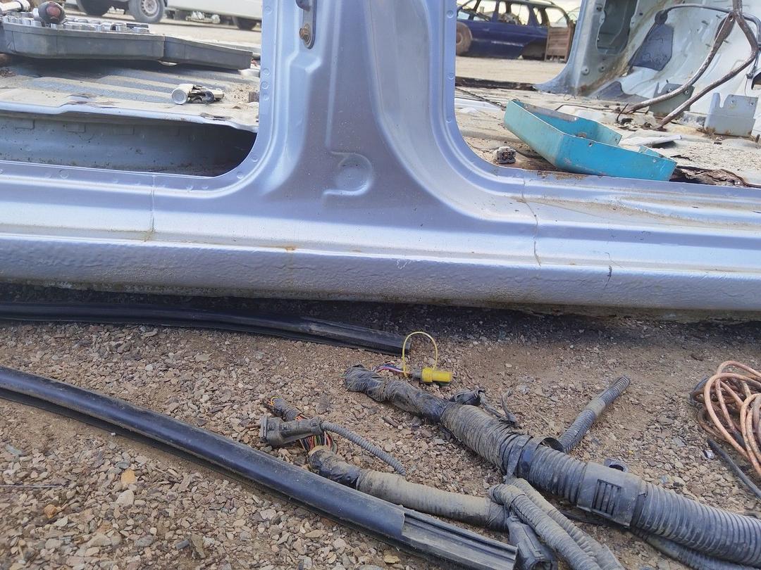 Стойка кузовная центральная правая TWJ5FB Kia Carnival купить