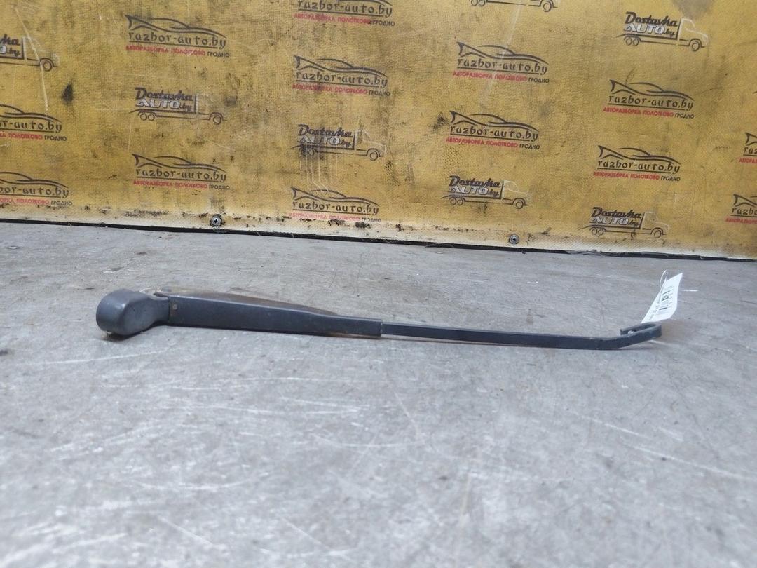 Щеткодержатель задний 8I3U8X Ford Escort