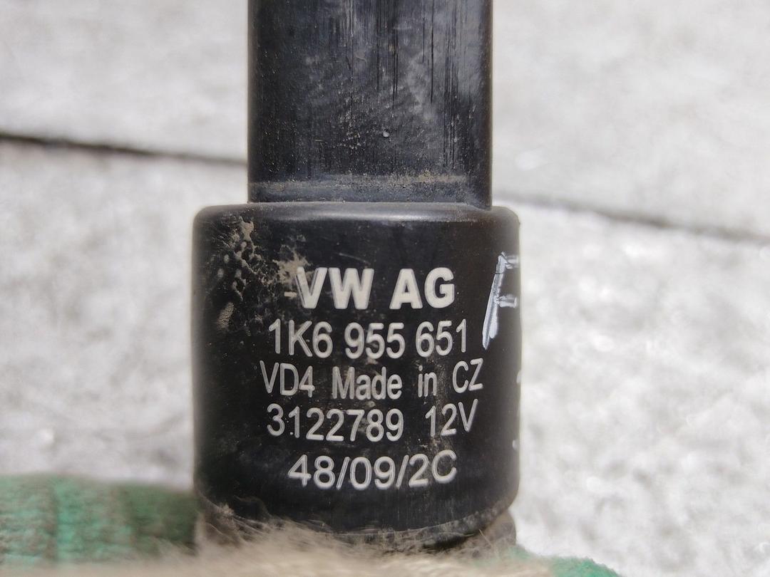 Насос (моторчик) омывателя стекла ELZ1MI Skoda Fabia купить в магазине запчастей бу