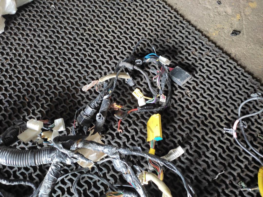 Проводка салона W6JWNO Mitsubishi Colt купить в магазине запчастей бу