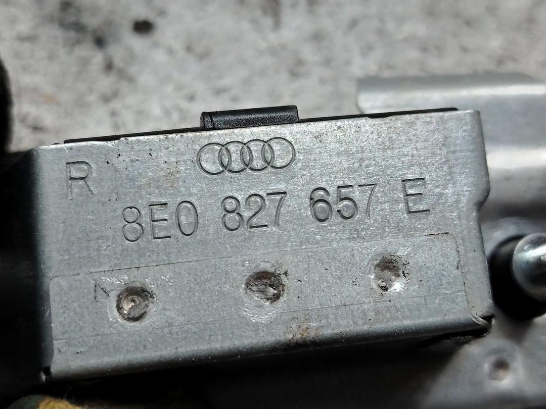 Накладка подсветки номера SV7LSE Audi A4 - Фото 7