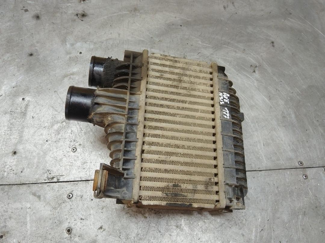 Интеркулер XRHUUV Toyota Avensis