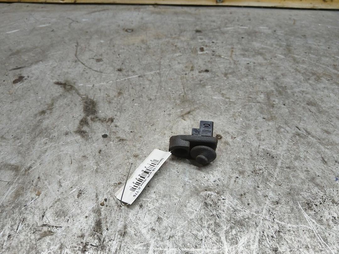 Выключатель концевой (концевик) VNR241 Nissan Micra купить