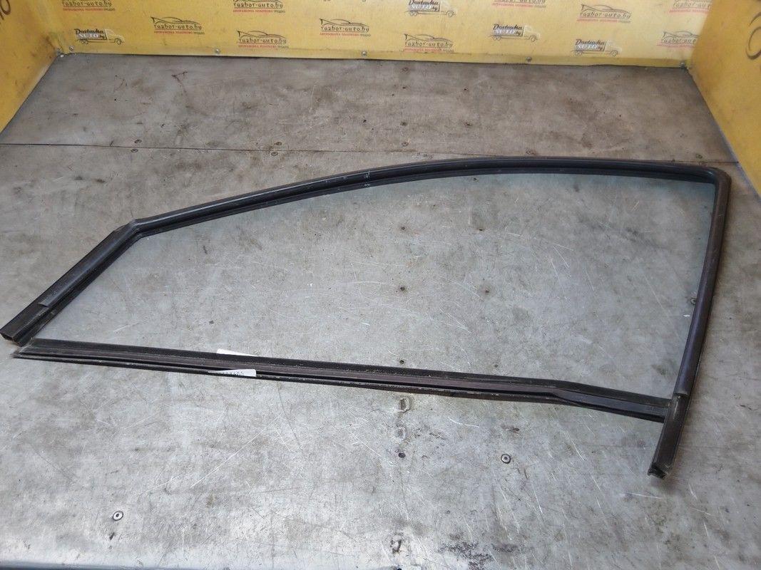 Молдинг стекла двери передней правой наружный TEBQC7 Volkswagen Golf купить в магазине запчастей бу