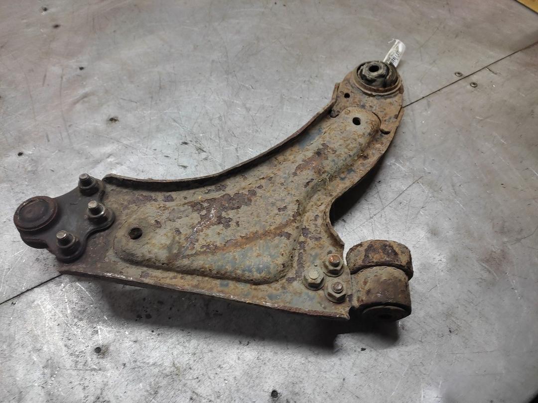 Рычаг передний левый 392K6D Opel Meriva купить в магазине запчастей бу