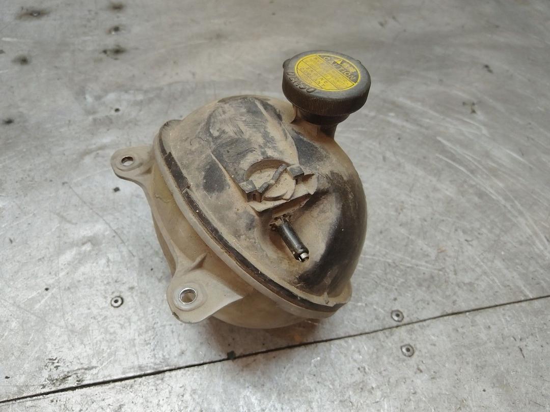 Бачок расширительный 2TU5L4 Toyota Avensis