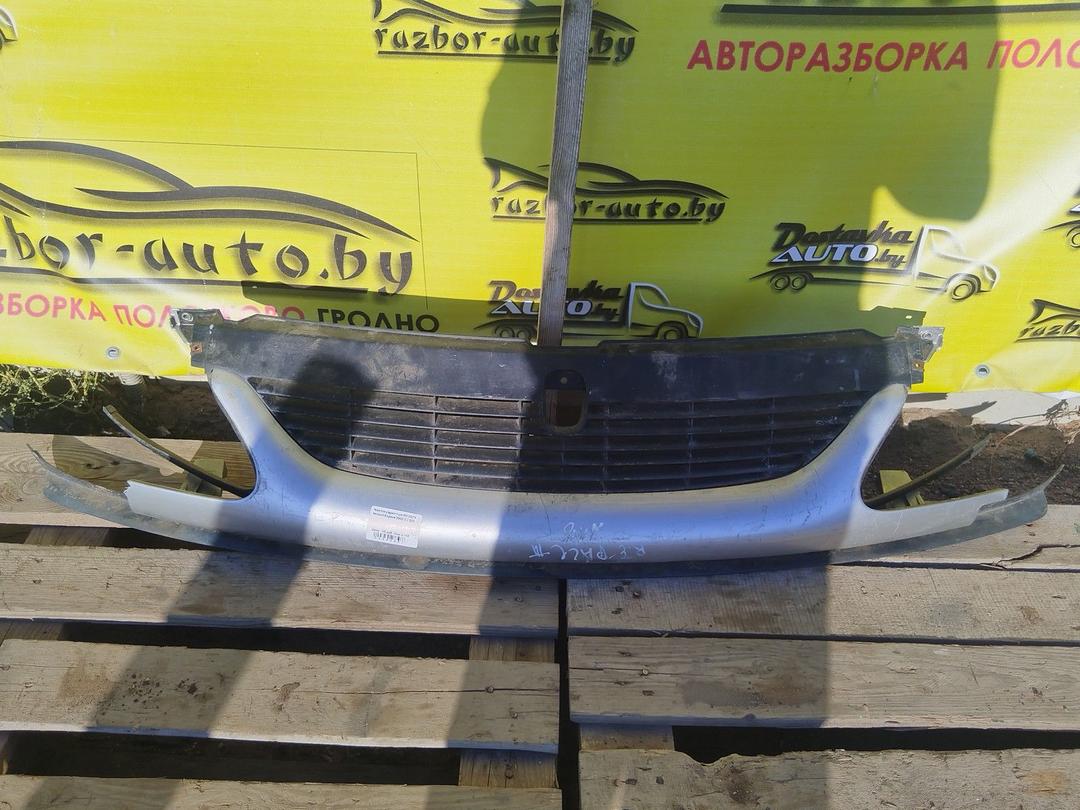 Решетка радиатора 0MGQ74 Renault Espace