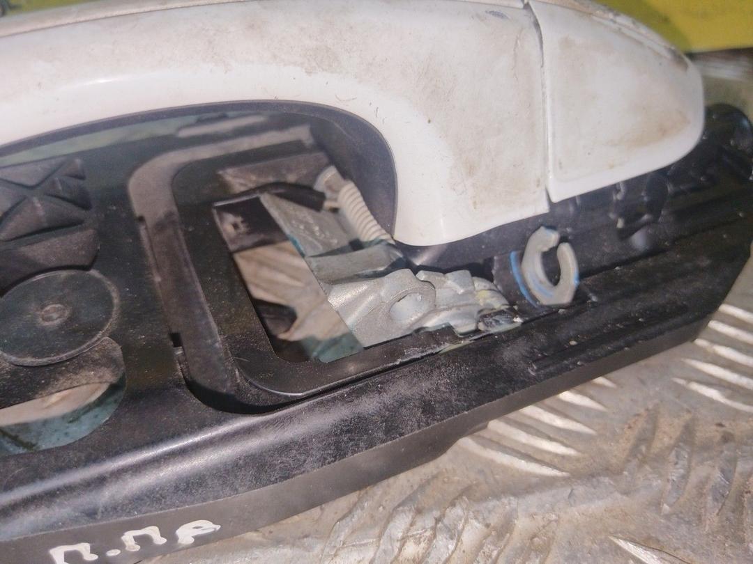 Ручка наружная передняя правая C9PAMC Ford Fusion undefined