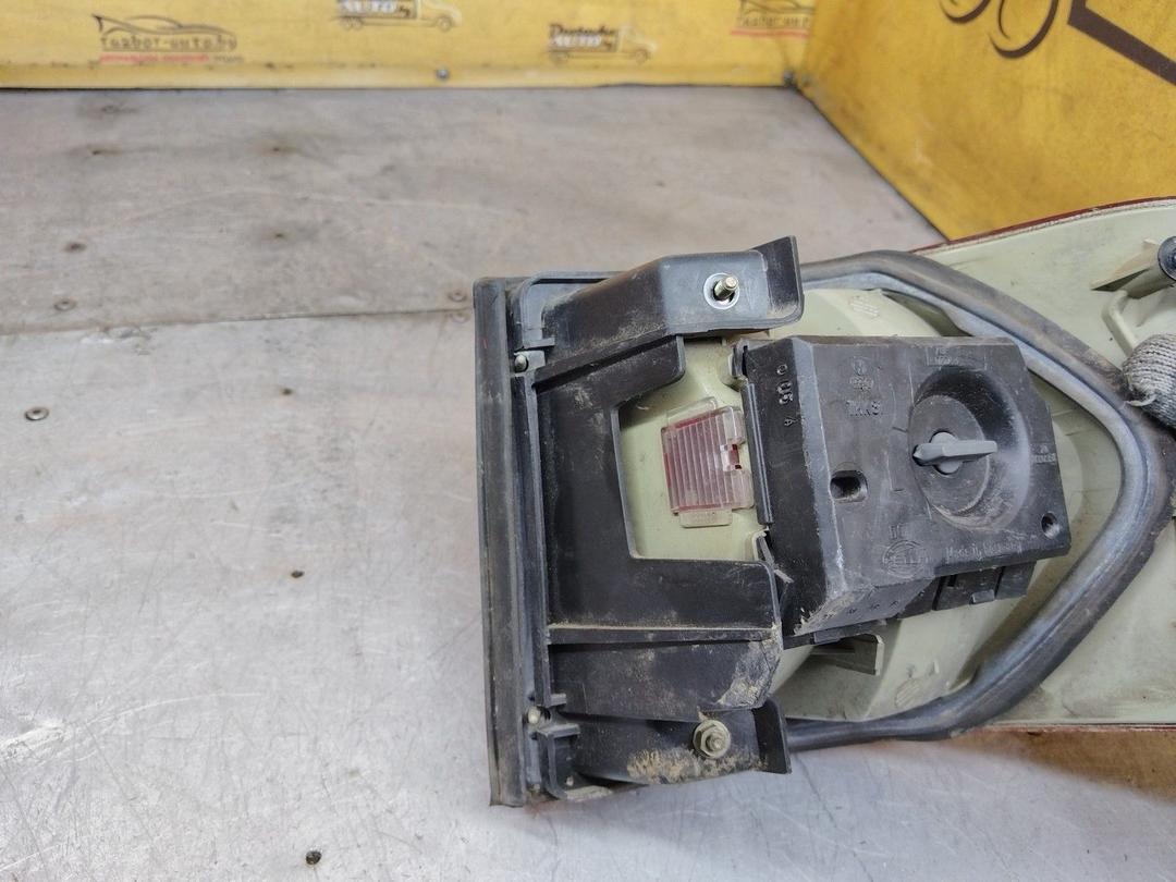 Фонарь задний левый 9U825Y Audi 100 купить на авторазборке