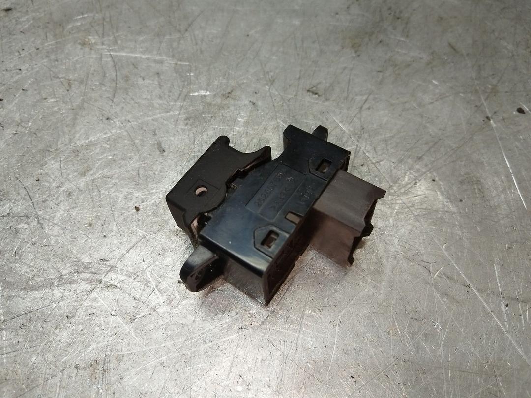 Кнопка стеклоподъемника заднего левого 4AUD2Y Kia Sorento купить