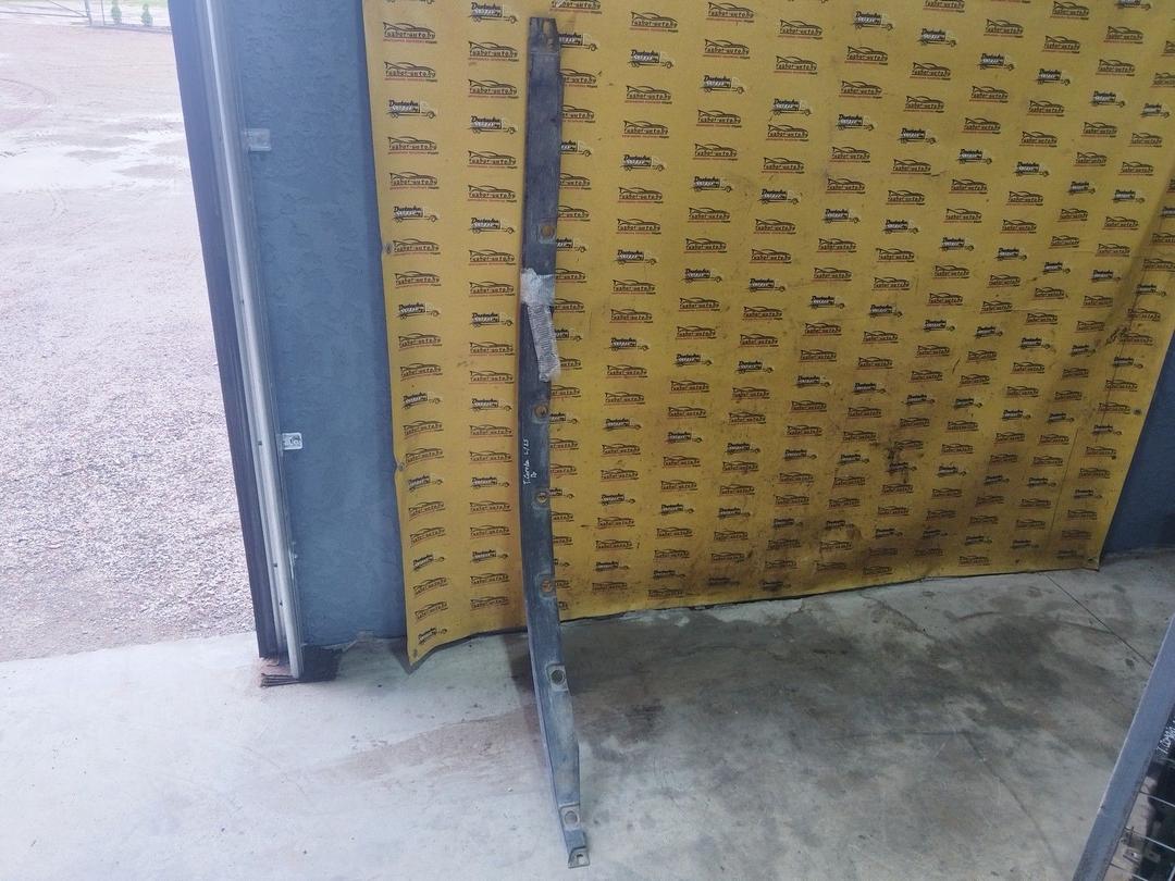 Накладка на порог V6UGZK Toyota Corolla купить в магазине запчастей бу